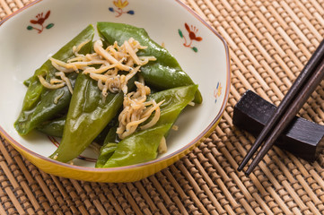 万願寺唐辛子とじゃこの炒め物