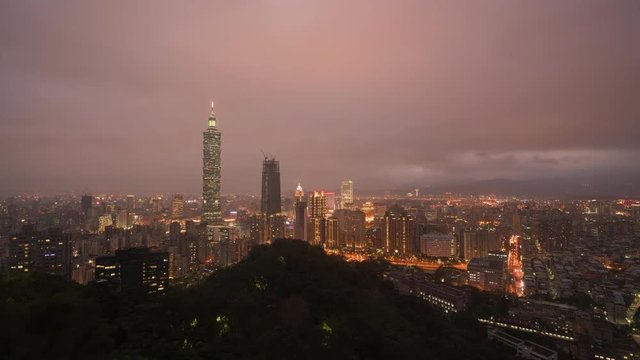 Time Lapse: Night Falling Over Modern City of Taipei, Taipei, Taiwan