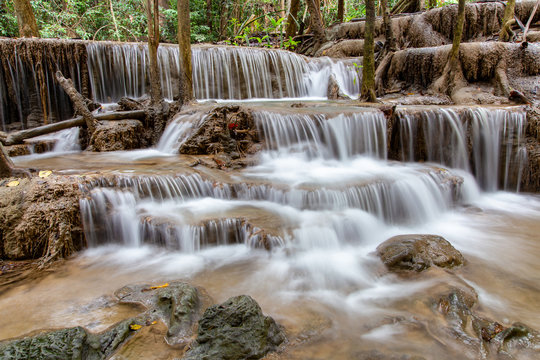 Huai Mae Khamin waterfall © Southtownboy Studio