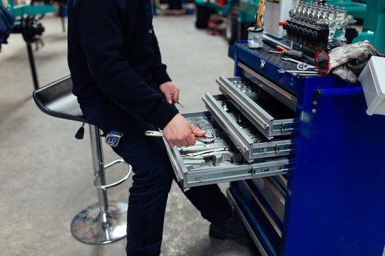 Reparing an engine in the factory.
