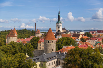 Obraz premium Amazing top view on the beautiful historical city