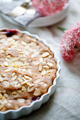 Blackcurrant cake with almond topping