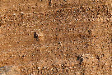 Erdschichten auf der Vulkan-Insel Nisyros, Griechenland - Earth layers on the volcanic island of...