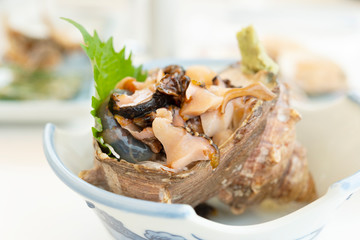 サザエのつぼ焼き