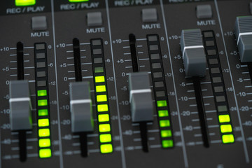 レコーディング機器