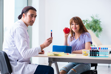 Obraz premium Blood transfusion in hospital clinic