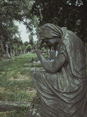 Obraz premium statue in the cementery