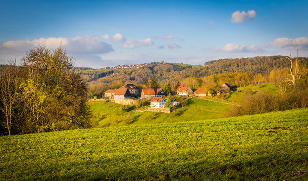 Blick vom Weingartenweg auf Burg Waldenstein