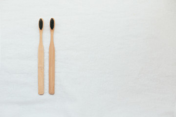bamboo brushes, straws, wooden and metal brushes, eco bag.