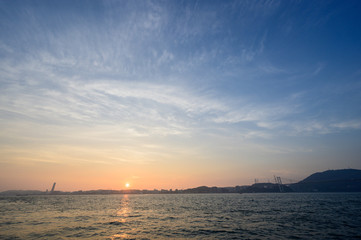 関門海峡の夕暮れ