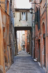 Obraz na płótnie Canvas Narrow alley in Perugia, Italy