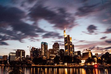 Fototapeta na wymiar Skyline Frankfurt am Main nachts