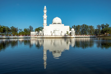 Obraz premium Floating Mosque in Kuala Terengganu, Malaysia