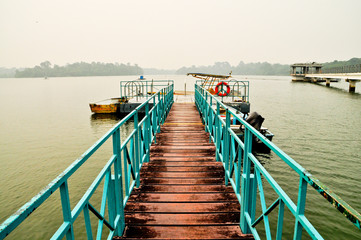 Obraz premium pier on the lake