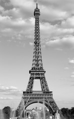 Fototapeta premium Eiffel Tower in Paris in bw excellent as a postcard or vertical