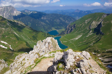 Blick von der Lachenspitze auf Traualpsee und Vilsalpsee im Tan
