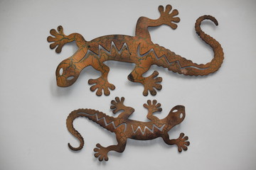 Gecko on white background, sustainability symbol