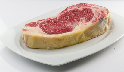 Entrecot de ternera sobre fondo blanco. beefsteak on white background