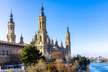 Obraz premium The magnificent Cathedral of Our Lady of the Pillar on the Ebro River, Zaragoza, Aragon, Spain