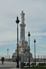 Fototapeta na wymiar Monument to Columbus