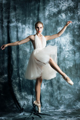 Fototapeta na wymiar girl dancing ballet