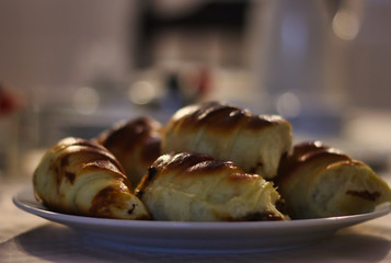 Deliciosas medialunas dulces para compartir con los amigos