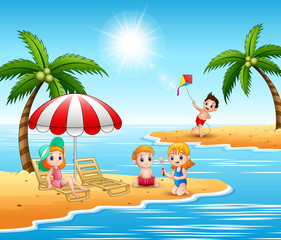 Obraz na płótnie Canvas Summer holiday children in the beach