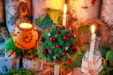 How to make beautiful Christmas decoration in tree shape with moss, cinnamon sticks and rose hip