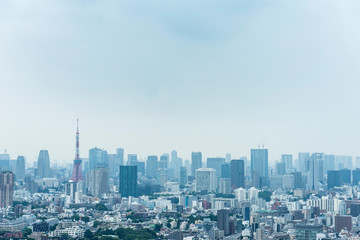 梅雨空の東京　高層ビルからの眺望