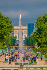 Obraz premium Tuileries Garden and Luxor Obelisk and Triumphal Arch