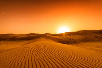 Tuinposter Woestijn, zonsondergang in de woestijn, woestijn in Dubai © Wn_Photography