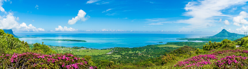 Panorama van de zuidkust van het eiland Mauritius, Afrika