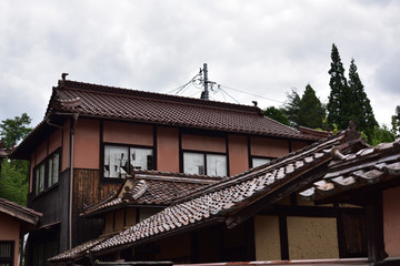 日本の山奥で見つけた古くて美しい建物