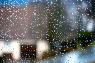 Regen auf der Scheibe