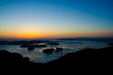 しまなみ街道の夕景、 亀老山山頂より