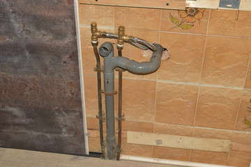 Rénovation d'une salle d'eau et pose d'un meuble vasque avec ses arrivées d'eau froide et chaude,...