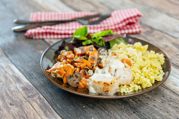 chicken peas, carrots, mushrooms and sauce