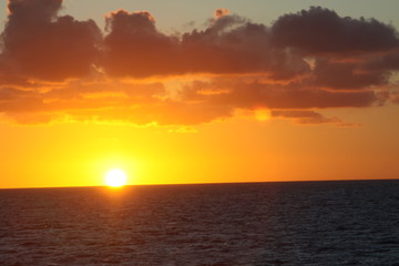 Naklejka premium sunset over the sea