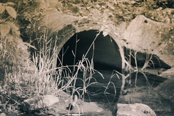 Przepust, rura kanalizacyja © Dreamnordno