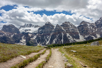 Fototapeta na wymiar Valley of the Ten Peaks - Banff National Park, Alberta, Canada