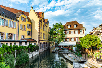 Fototapeta na wymiar Little Venice in Colmar with beautiful half timbered houses