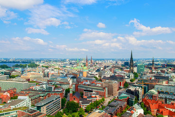 Fototapeta na wymiar cityscape of Hamburg from the famous tower Michaelis