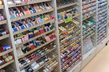 Handicraft material store, string shelf