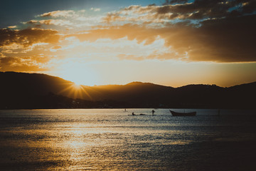 atardecer en barra do lagoa