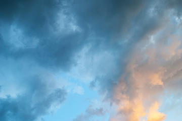 Fototapeta premium evening sky clouds are orange. background.