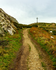 Trail leading toward a cross at the higest point on Bray Head