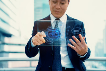 5G technology which business people need to work in the planning of team work By brainstorming the expertise of each businessman From every corner of world to work for efficiency To achieve the goal