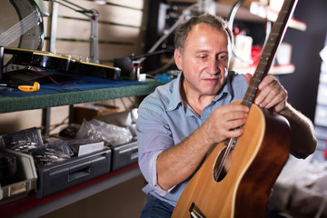 Fototapeta na wymiar master is repairing instruments