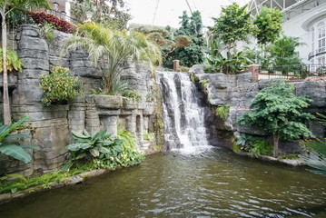 Fototapeta na wymiar waterfall in japanese garden