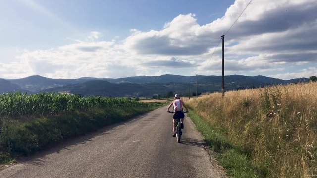Promenade &agrave; v&eacute;lo 2/3